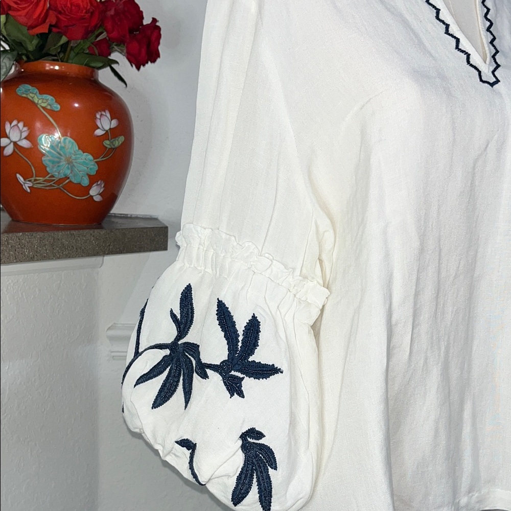 Like New Chicos Blue Embroidered Women's Top size 3 US 16 ballon 3/4 sleeves - Picture 6 of 15